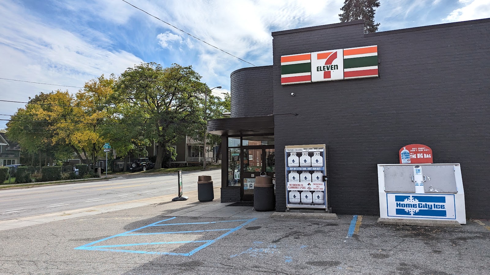 7-Eleven — photo