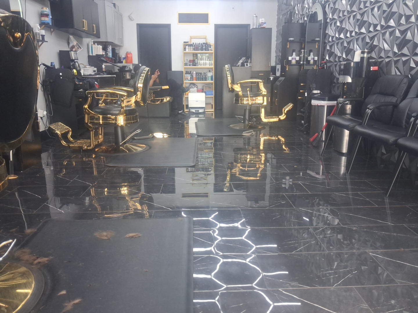 Eclipse Salon and Barbershop — photo