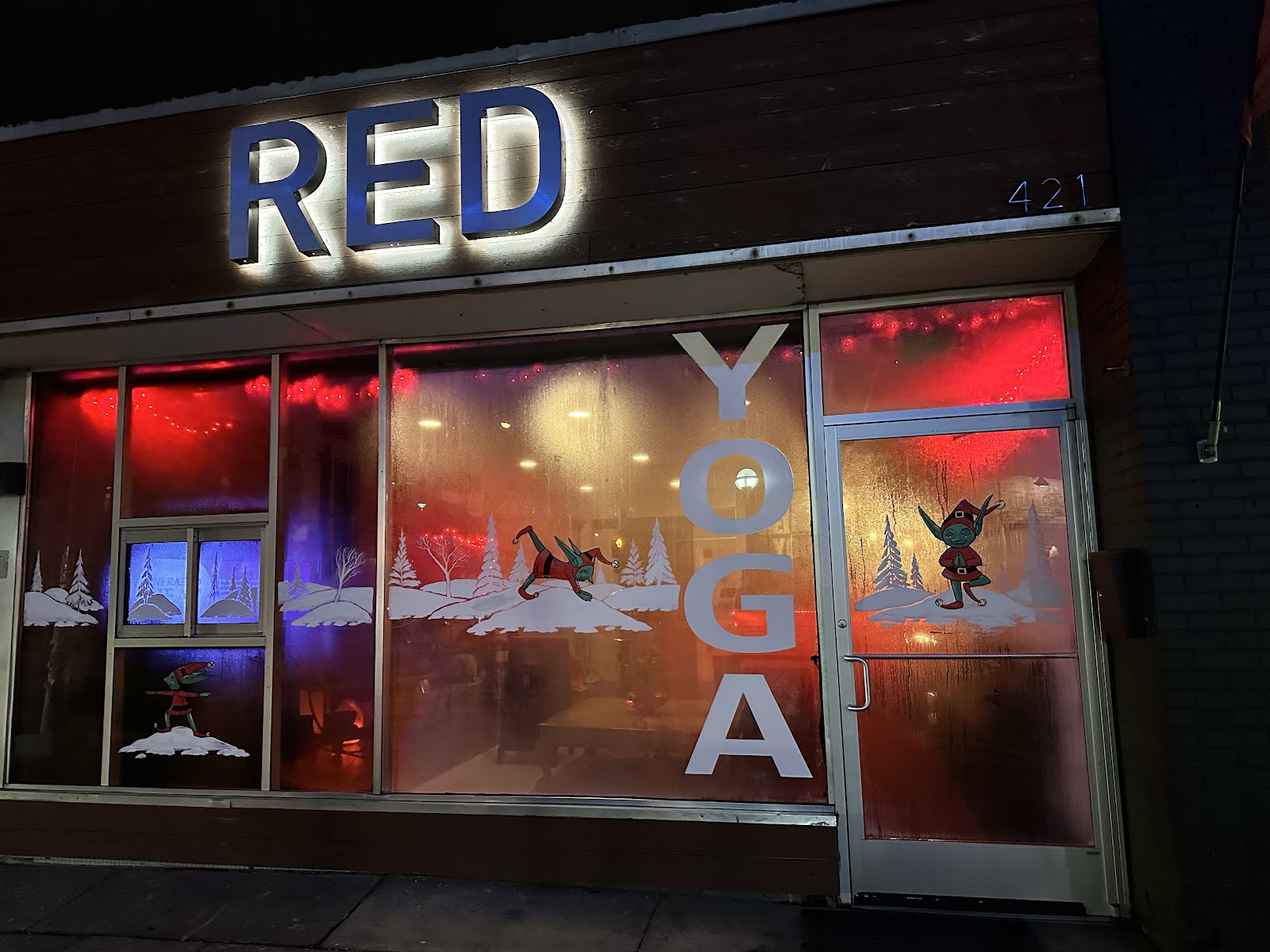 RED YOGA — photo