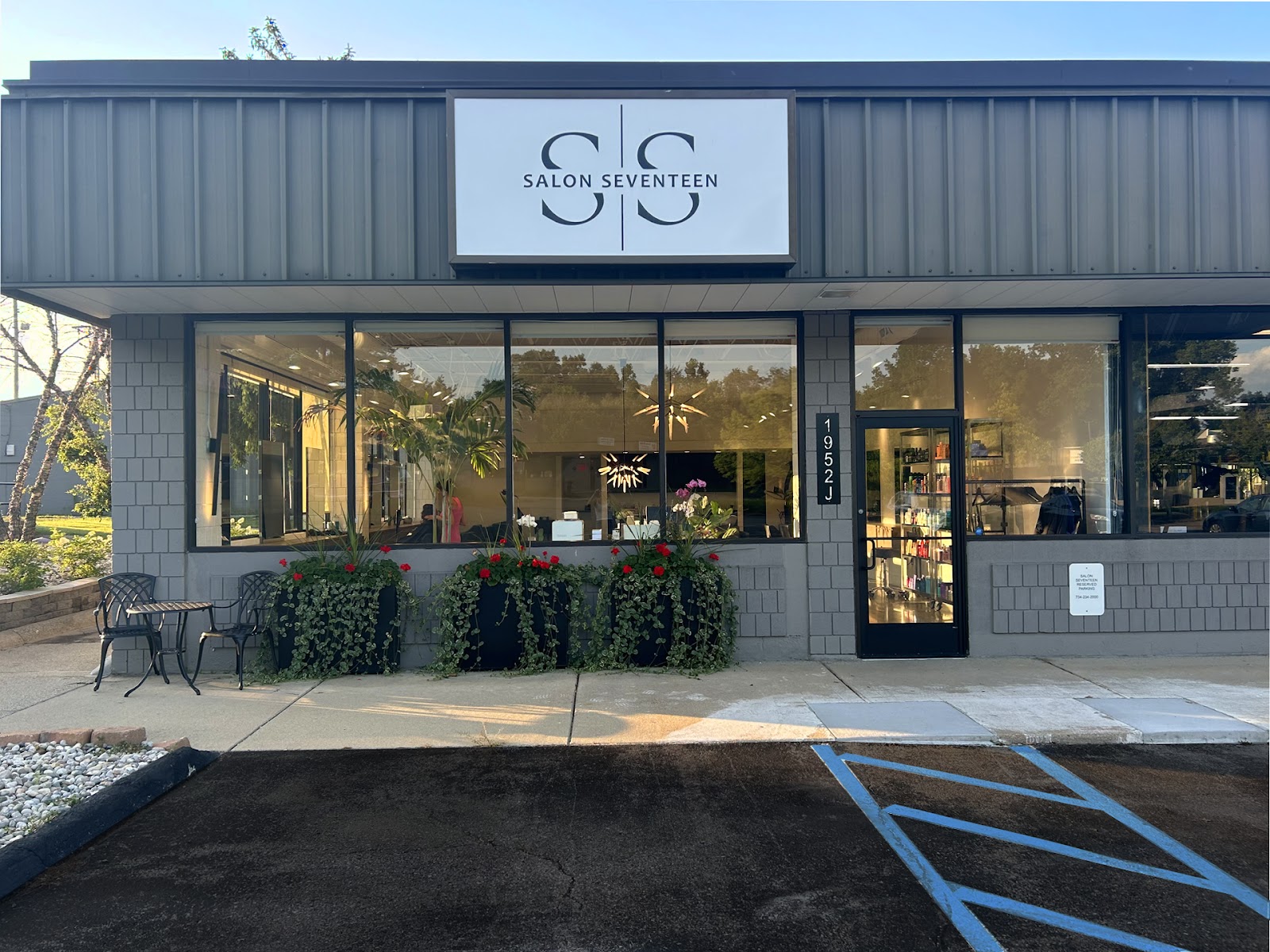 Salon Seventeen - Ann Arbor — photo