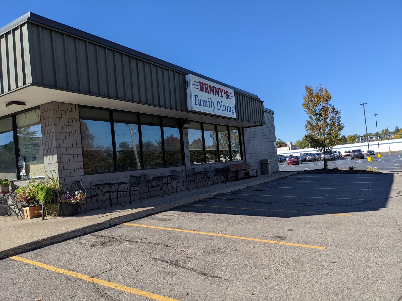 Benny's Family Dining — photo