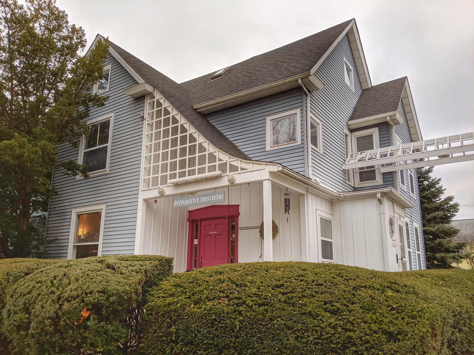 Integrative Dentistry: Regina M Dailey DMD, Samantha Sciancalepore DDS in Ann Arbor