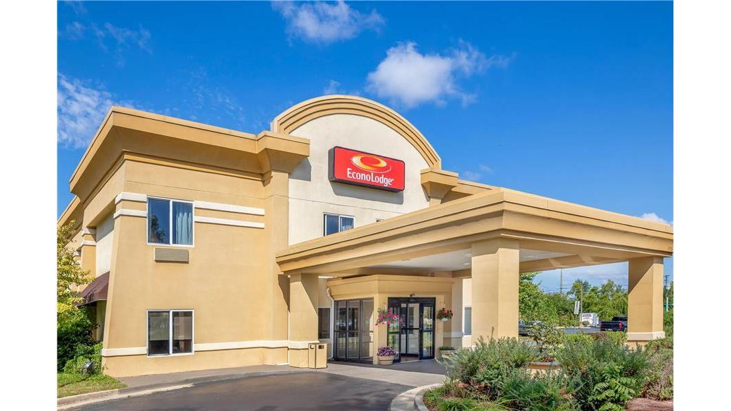 Quality Inn & Suites Ann Arbor Hwy 23 — photo