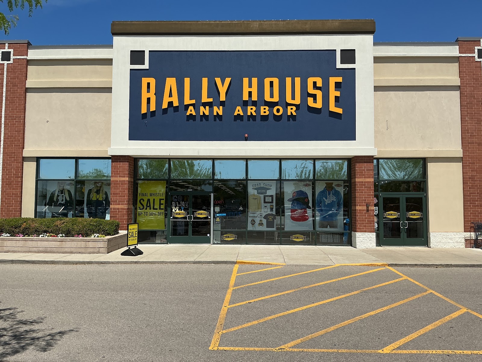 Rally House Arborland — photo